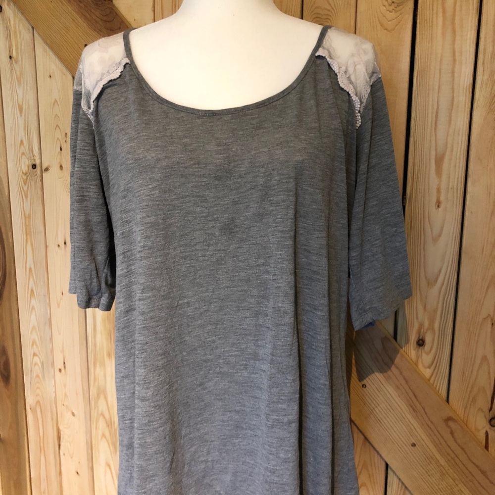Torrid top with lace detailing